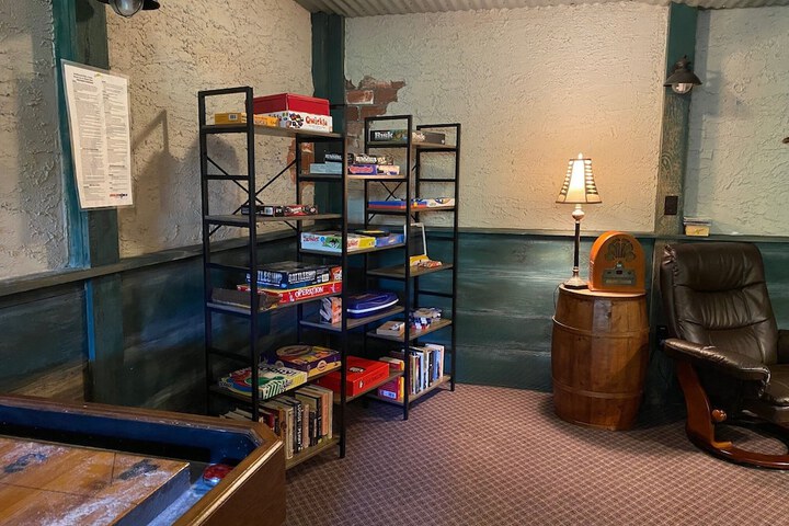 Room 50 of 74