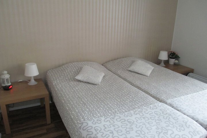 Room 12 of 28