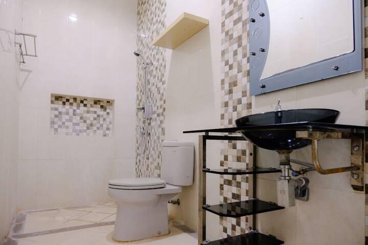 Room 15 of 30