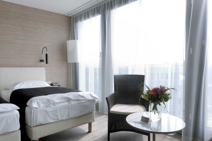 Room 98 of 289