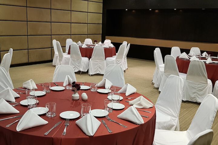Ballroom/Hall 53 of 65