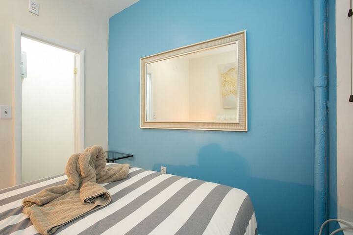 Room 22 of 103