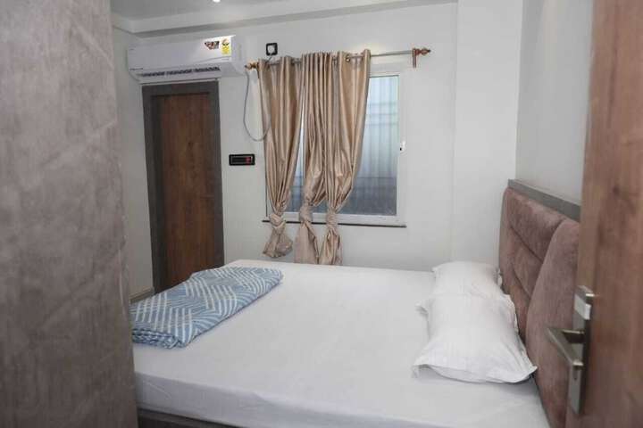 Room 2 of 13