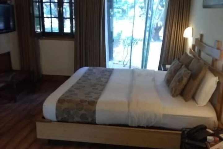 Room 5 of 28