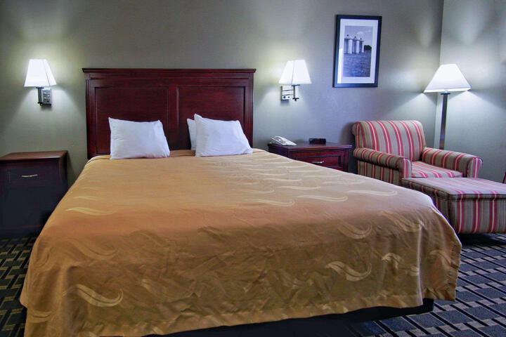 1 King Bed (11 of 13)
