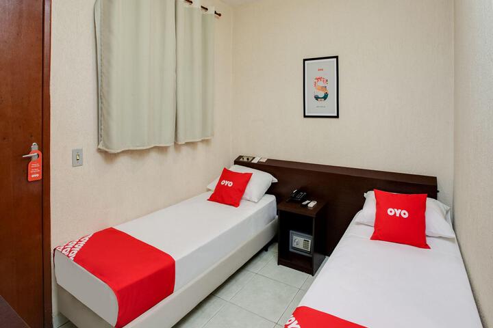 Room 2 of 60