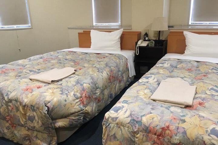 Room 8 of 30