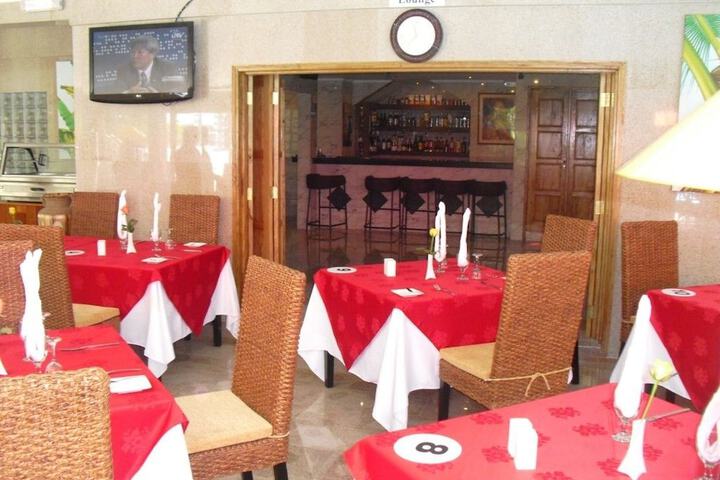 Dining 36 of 98