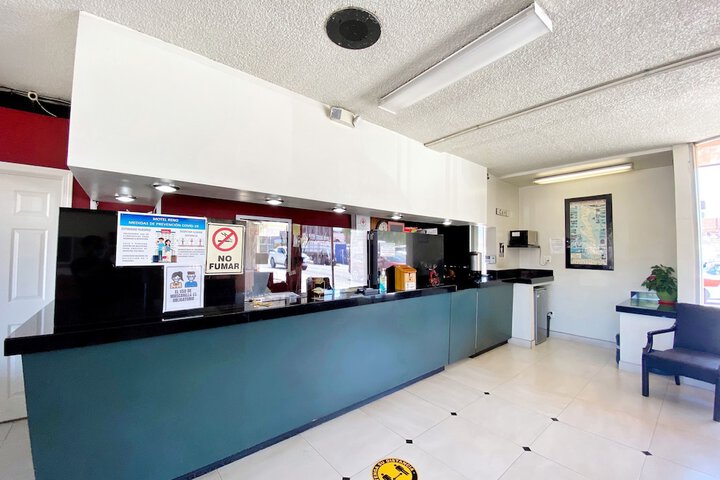 Check-in/check-out kiosk