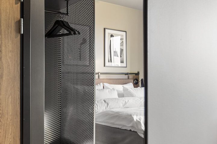 Room 67 of 234