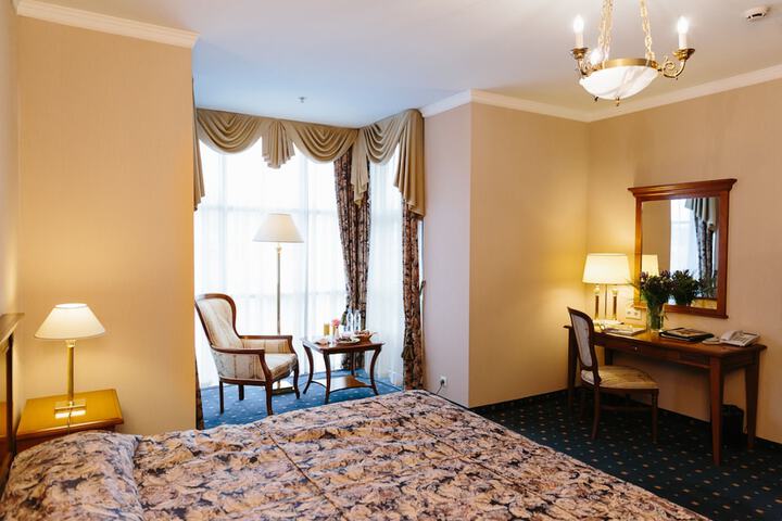 Room 33 of 117