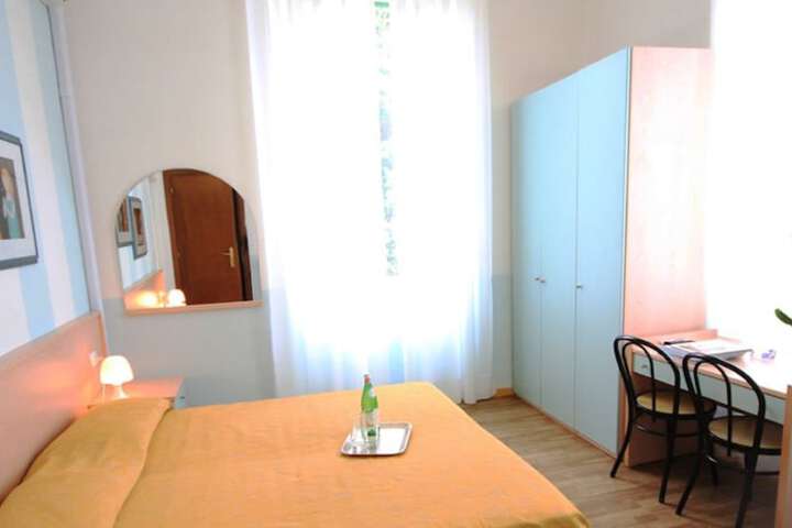 Room 2 of 22