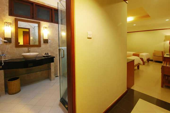 Room 8 of 71