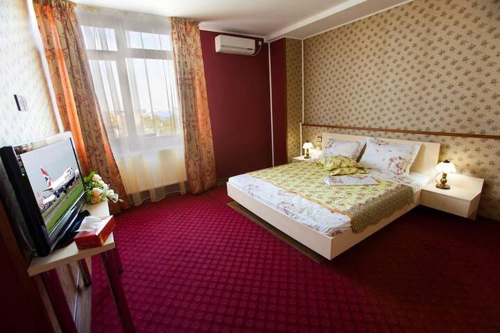 Room 10 of 65