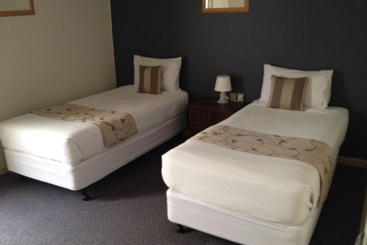 Room 7 of 48
