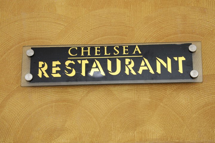 Dining 12 of 16