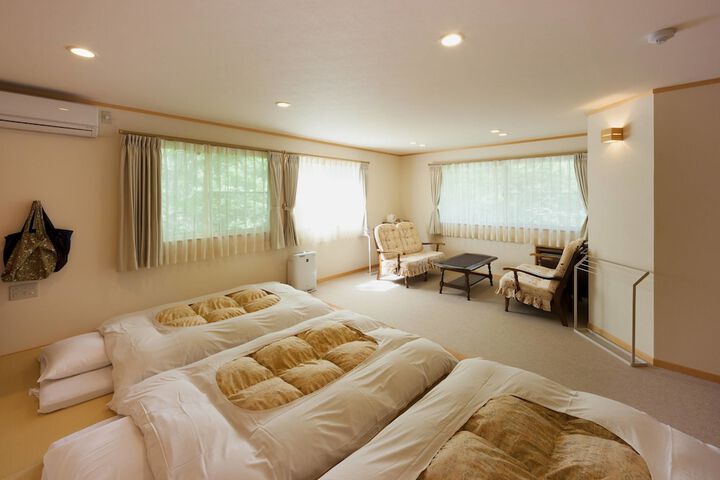 Room 15 of 33
