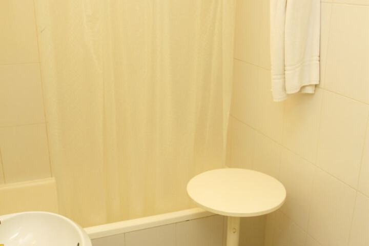 Room 25 of 41