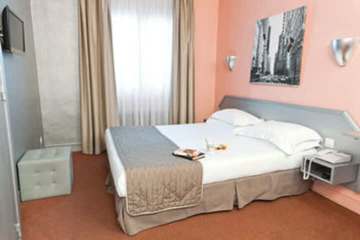 Room 20 of 34