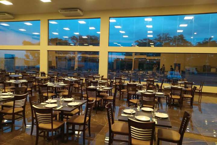 Dining 8 of 10