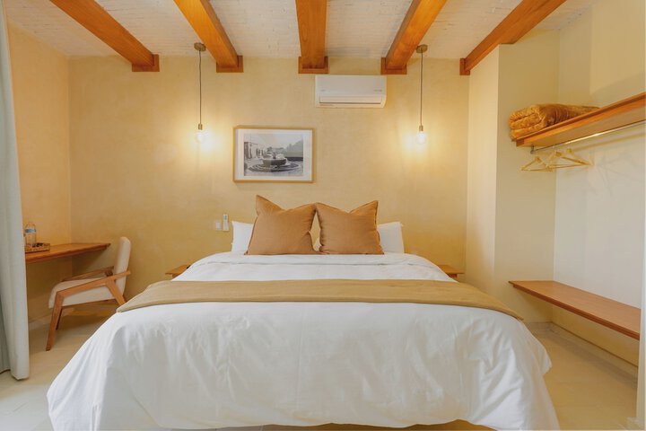 Room 15 of 21