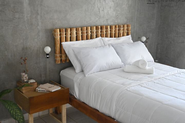 Room 2 of 25