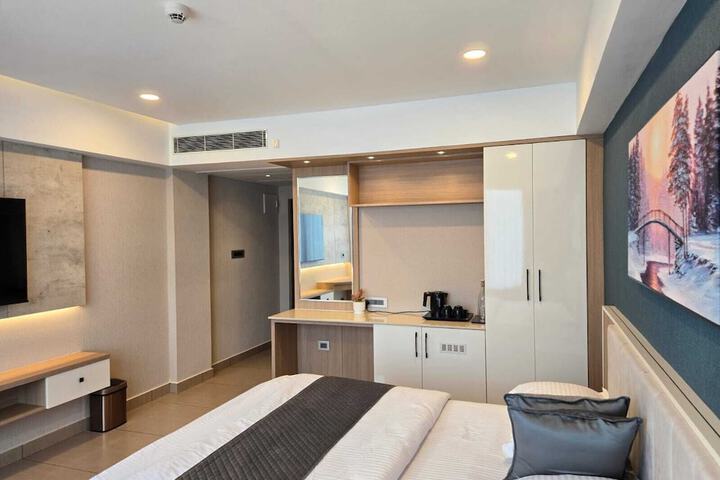 Room 14 of 87
