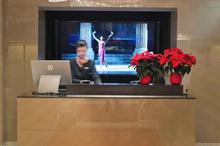 Entrance & Lobby