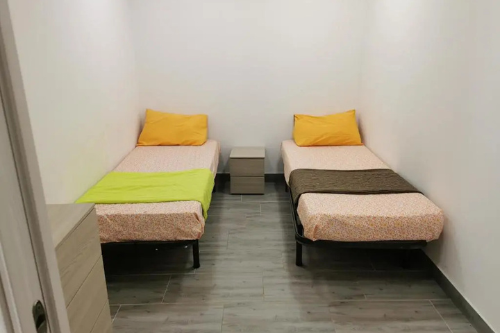 Room 6 of 11