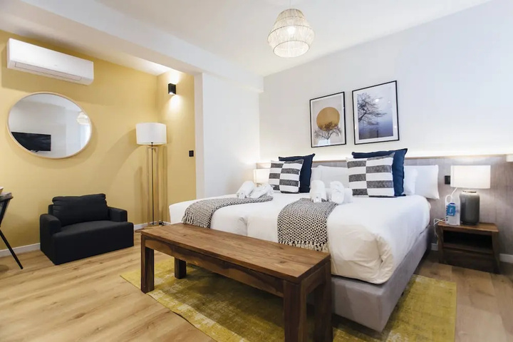 Room 2 of 12