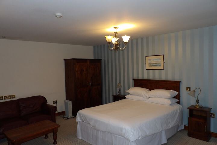 Room 12 of 86