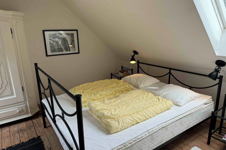 Room 43 of 189