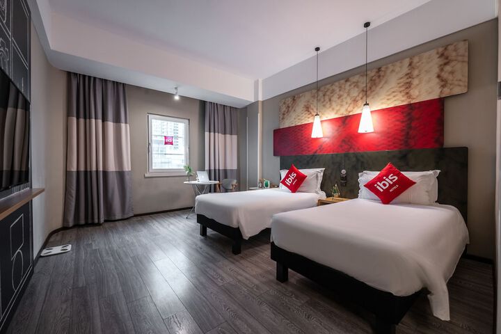 Room 21 of 54