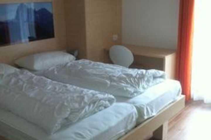 Room 15 of 30