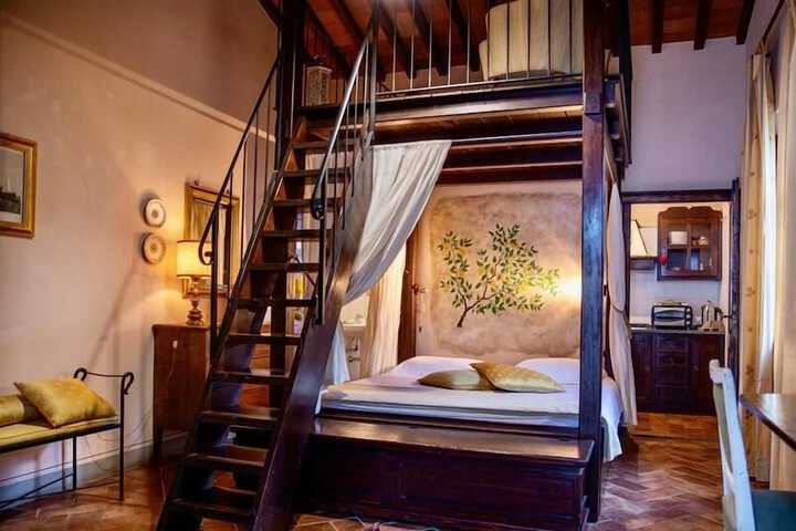 Room 25 of 61
