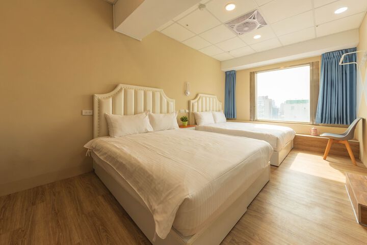 Room 8 of 31