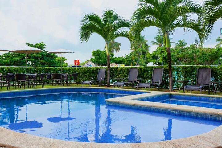 Pool Hotel