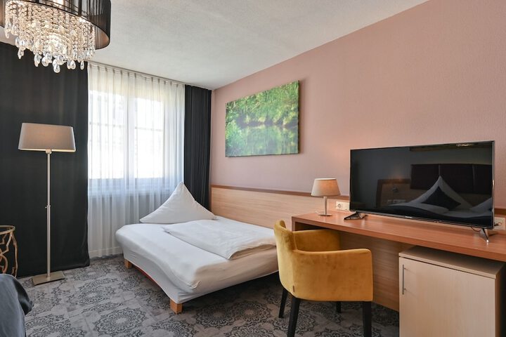 Room 44 of 134
