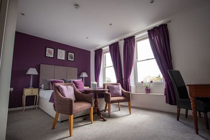 Room 32 of 65