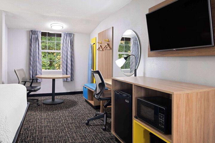 1 King Bed Studio Efficiency Suite (15 of 19)
