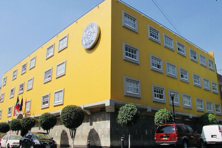 Hotel Mina