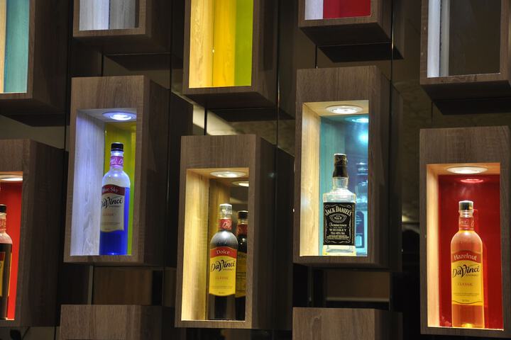 Lounge 44 of 55