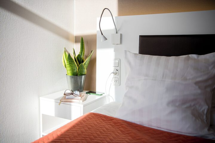 Room 17 of 28