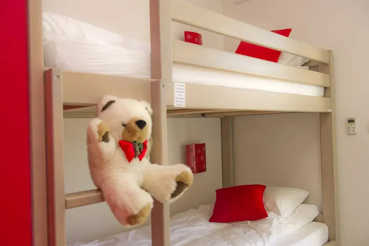 Room 5 of 20