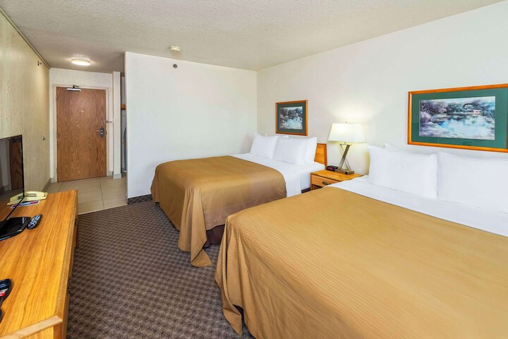 Room 34 of 76