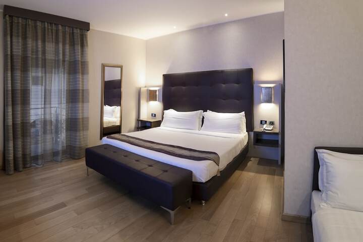 Room 7 of 13