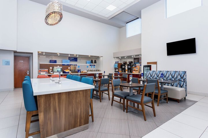 Breakfast/Coffee Service 40 of 51