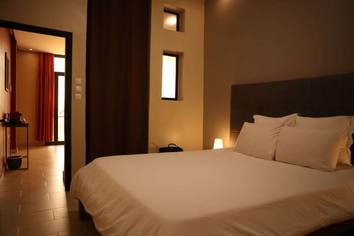 Room 10 of 70