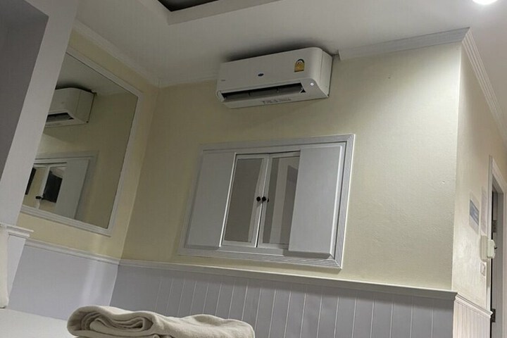 Room 10 of 39
