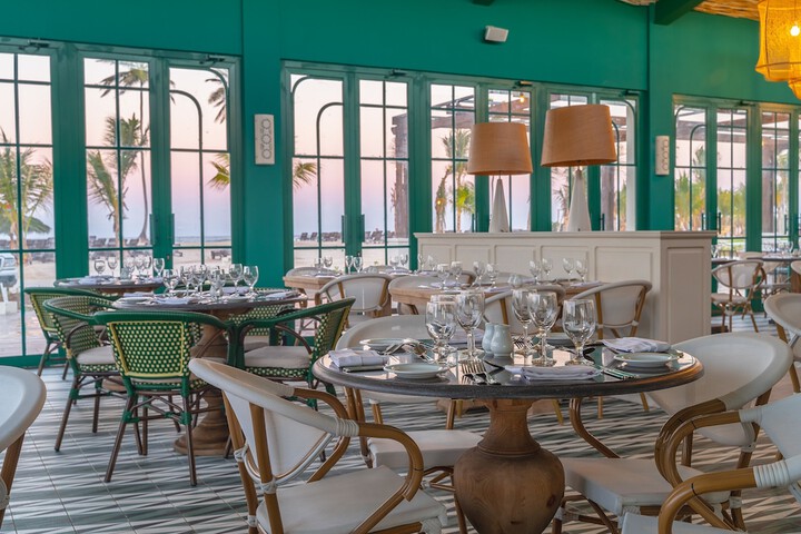 Dining 80 of 147